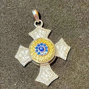 Gorgeous vintage pendant